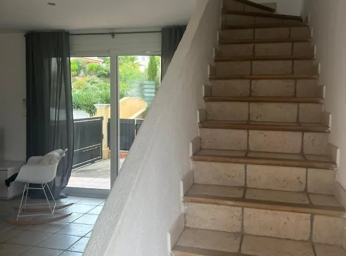 Casa San Carlu בית אירוח